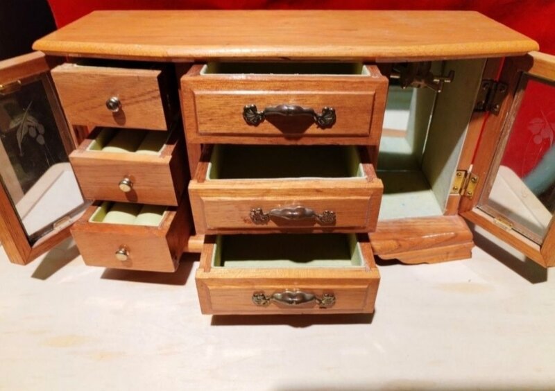 Cutie vintage franceza pentru bijuterii