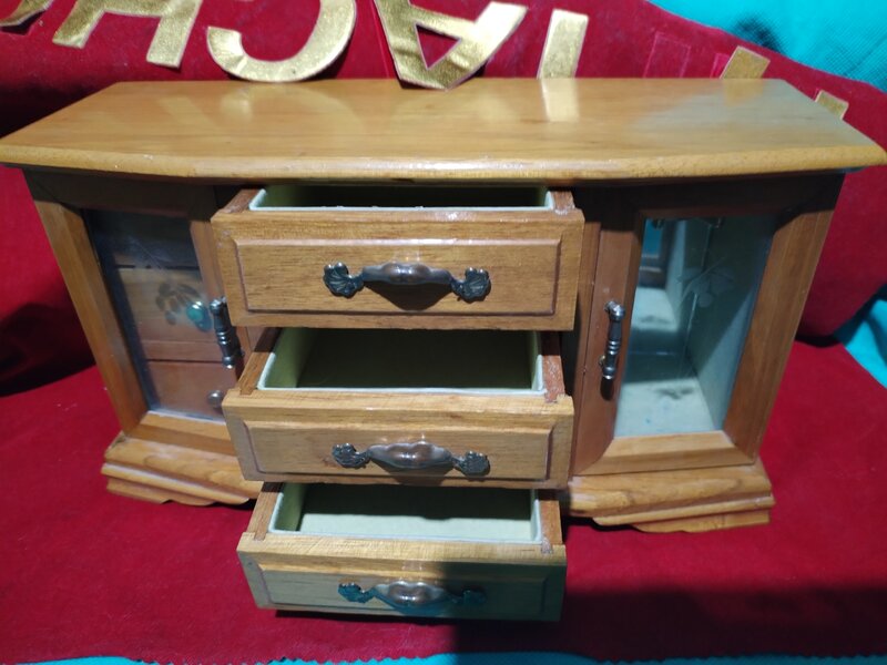 Cutie vintage franceza pentru bijuterii